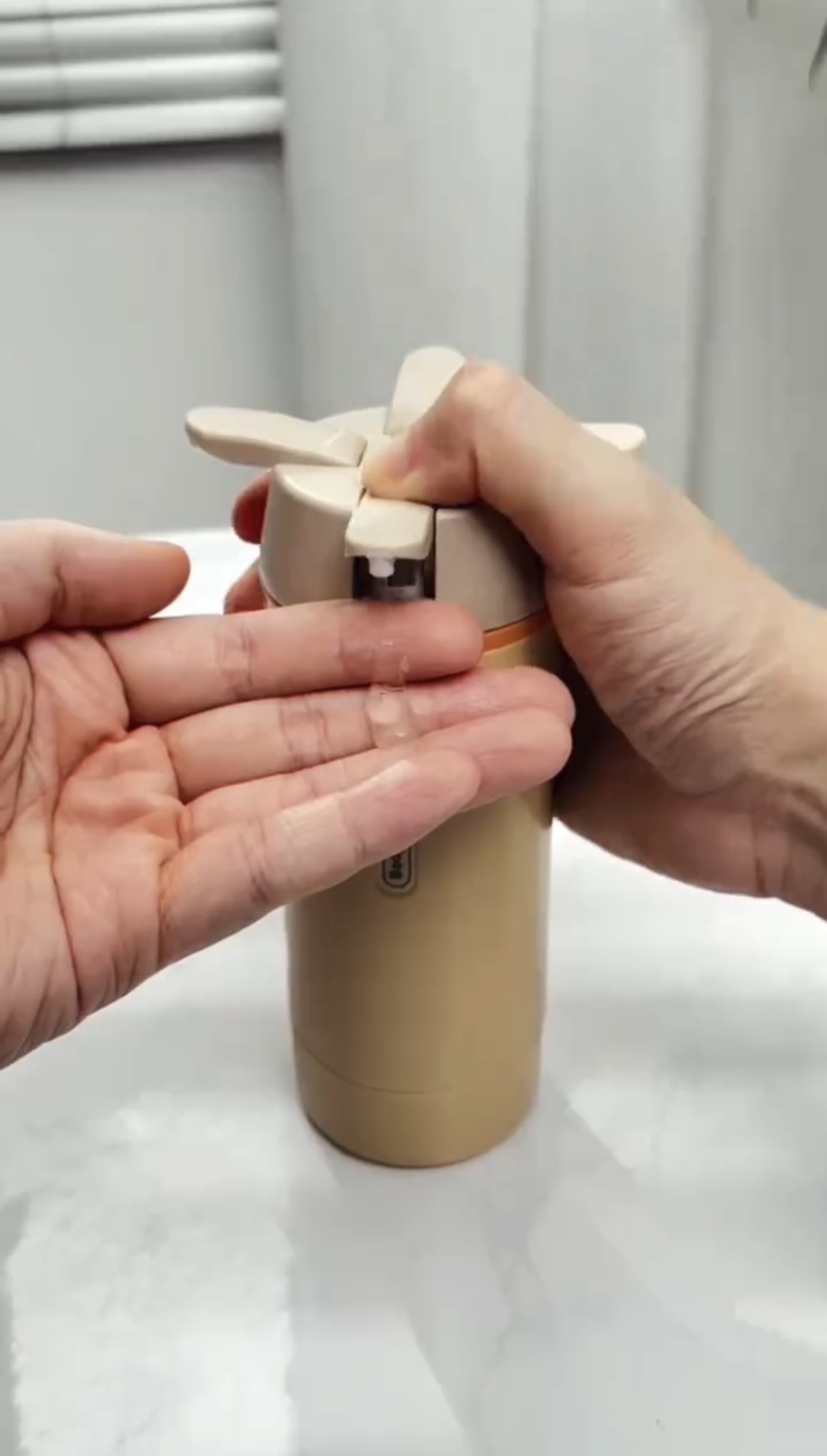 4-in-1 Travel Pump Bottle, photo 7